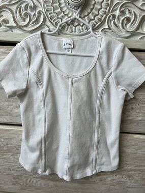 art class Cream Scoop Neck Short Sleeve Tee